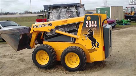 2044 skid steer engine oil type|mustang 2044 lifting kit.